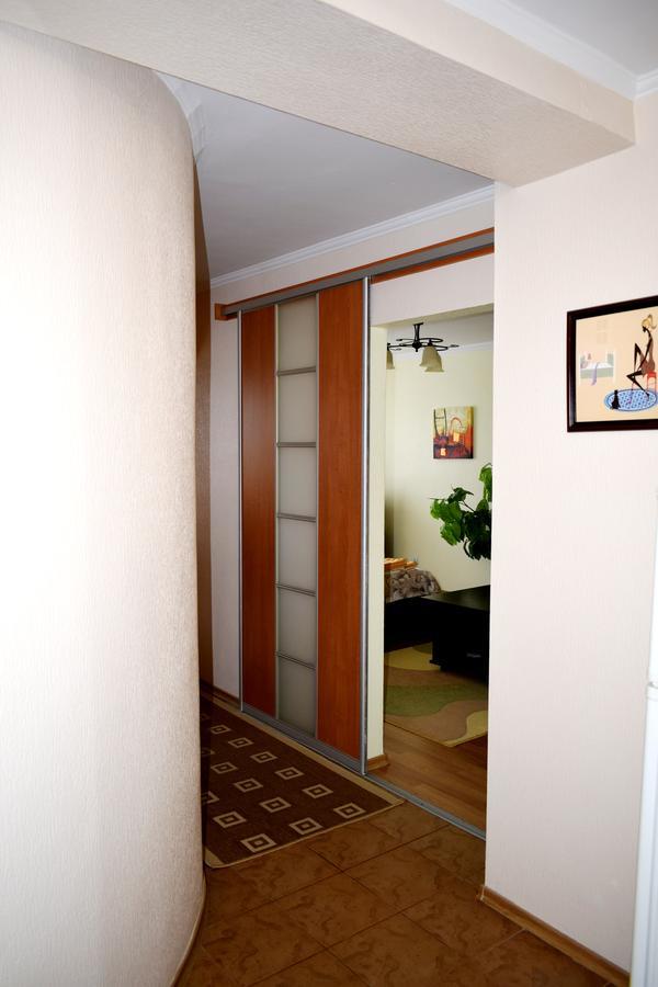 Apartment On Krushelnitskoy 73 รีฟเน ภายนอก รูปภาพ